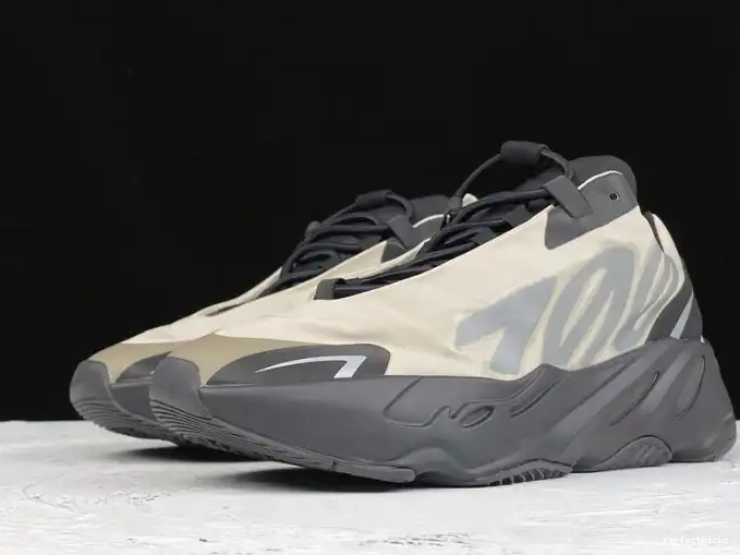 Yeezy 700 Adidas Bone MNVN Boost FY3729 0518